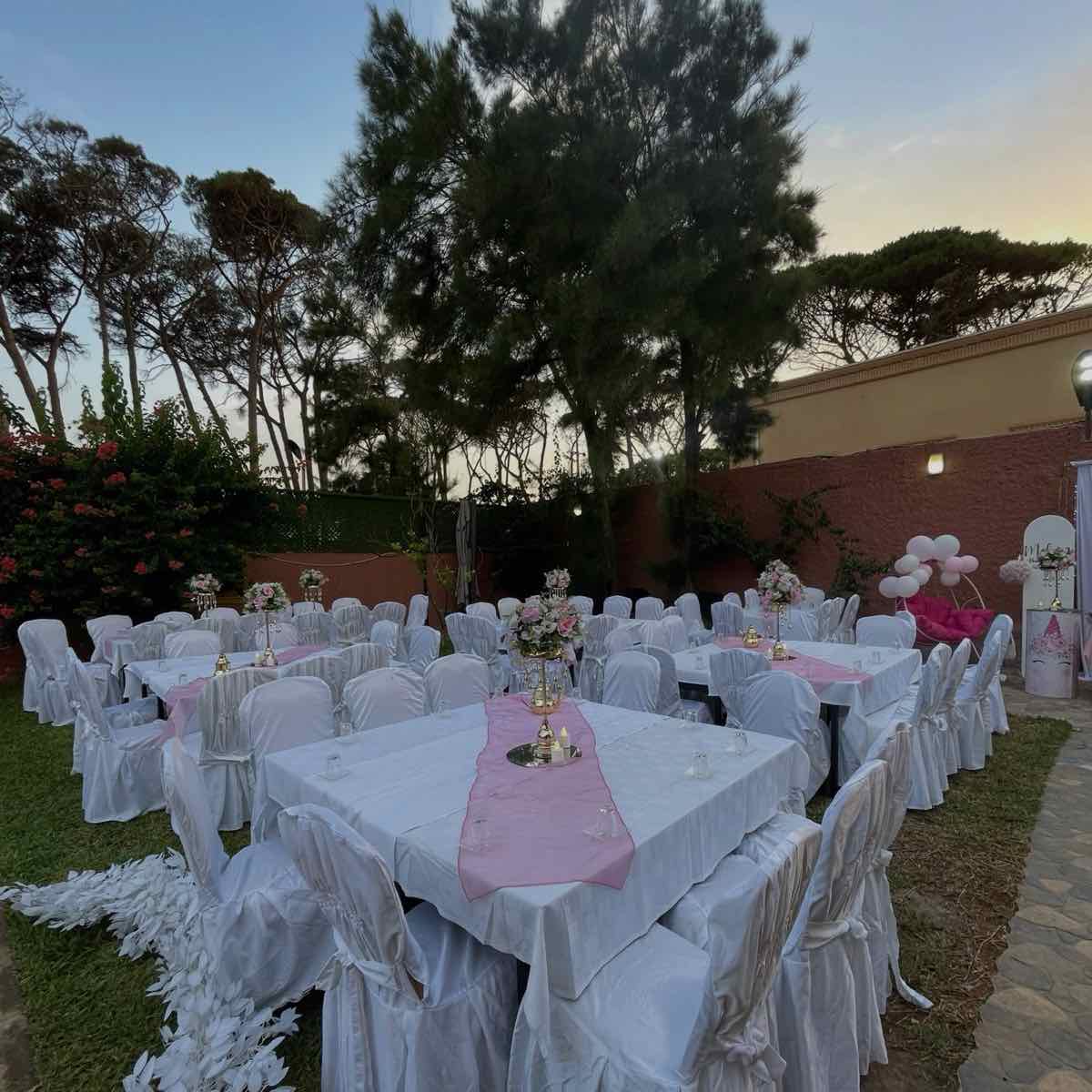 Tables en jardin